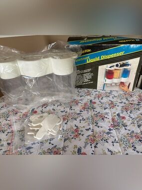 Maid-Rite 4 Compartment Liquid Dispenser